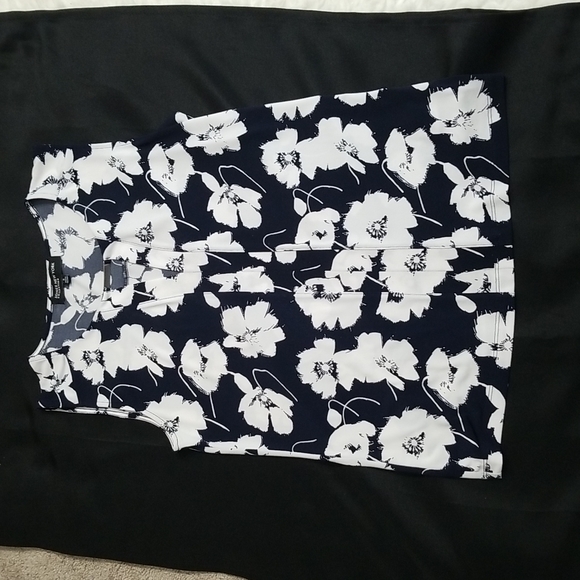 Jones New York Collection Sleeveless Floral Top. S - Picture 5 of 9